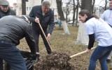 В Ярославской области в уборке территорий принимают участие тысячи человек